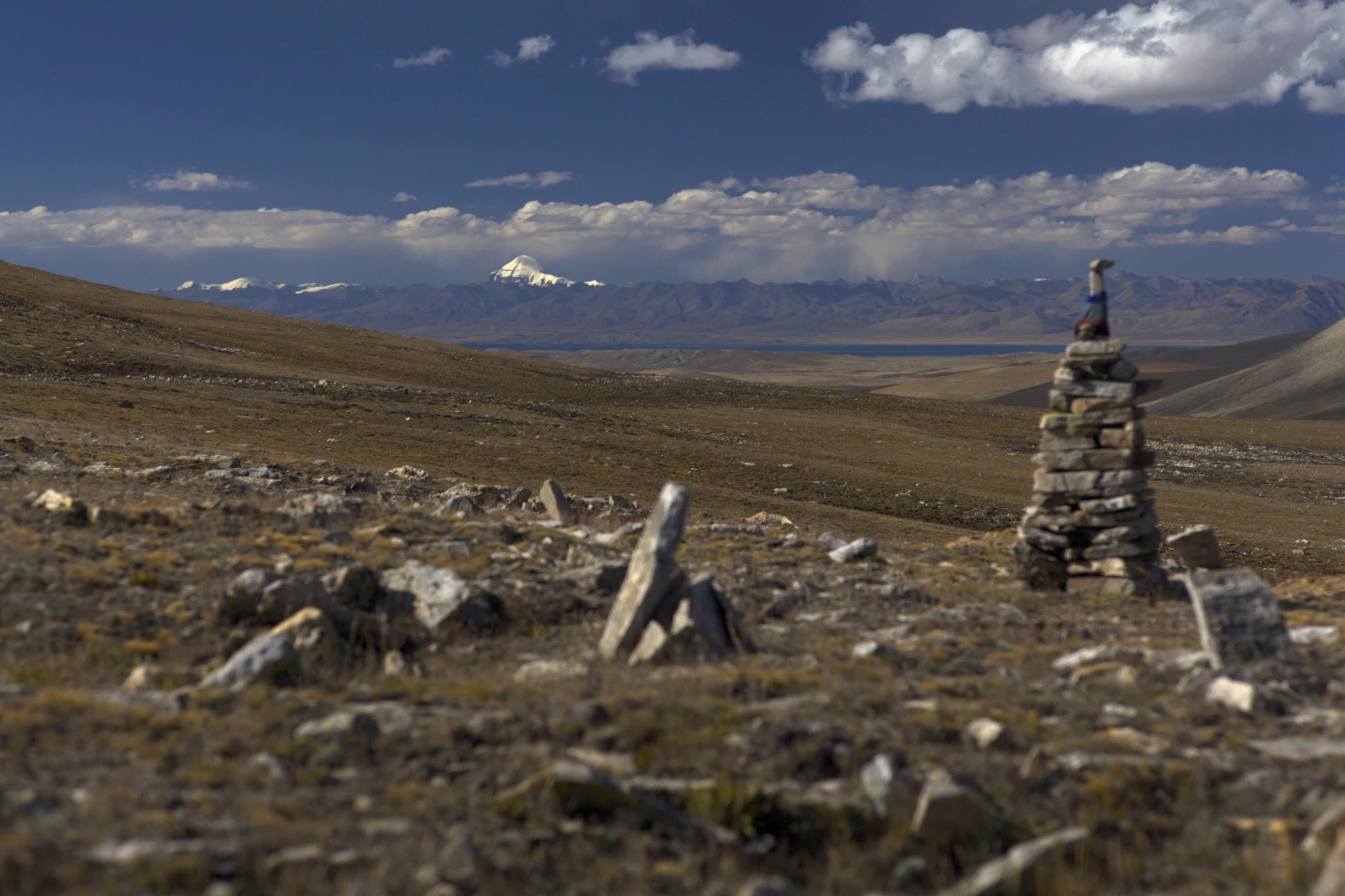 Mount Kailash and Lake Manasarovar as seen from the Nepal border | © Martin Saxer